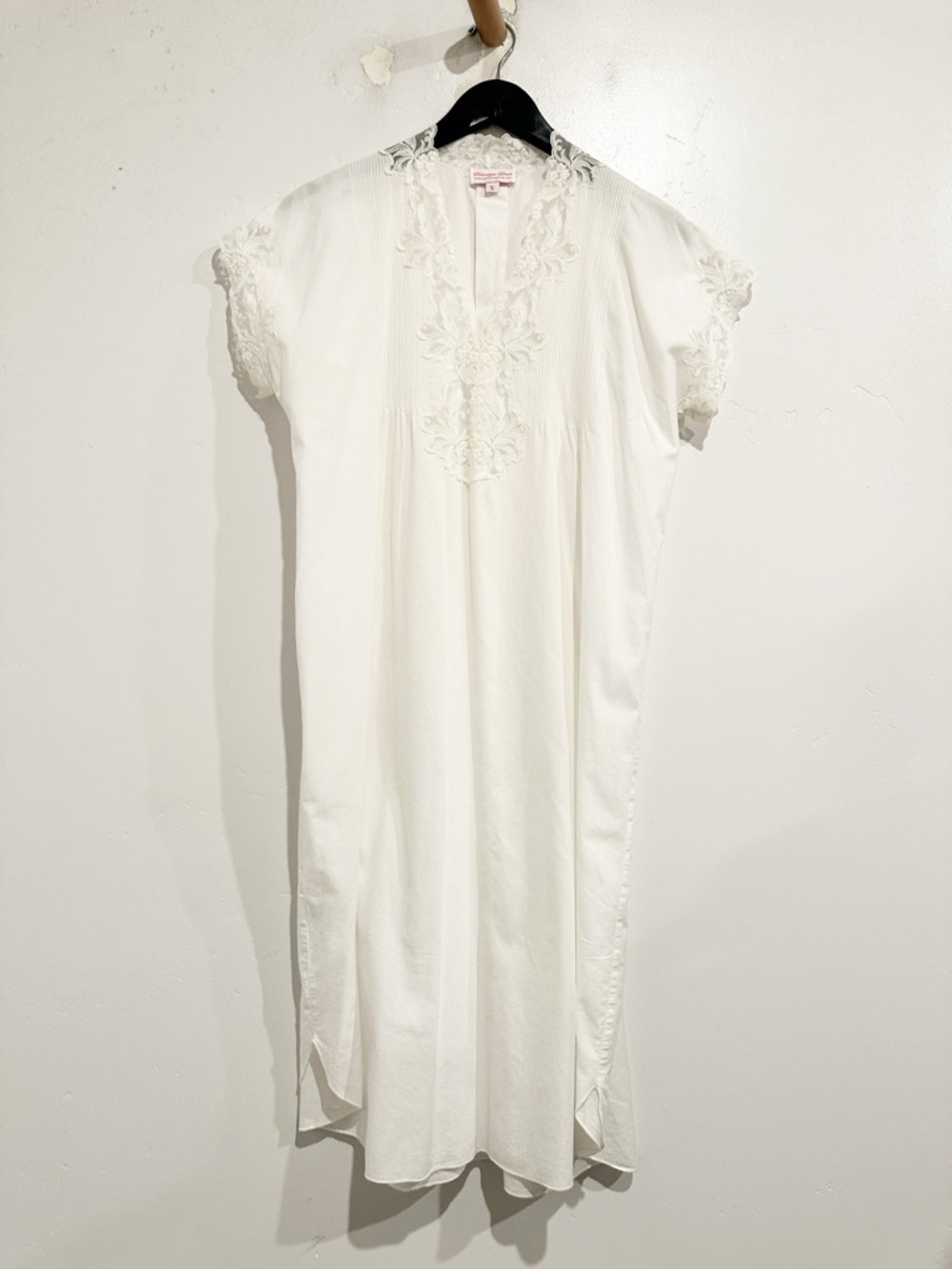 Schweitzer Linen‎ White Nightgown Size Small